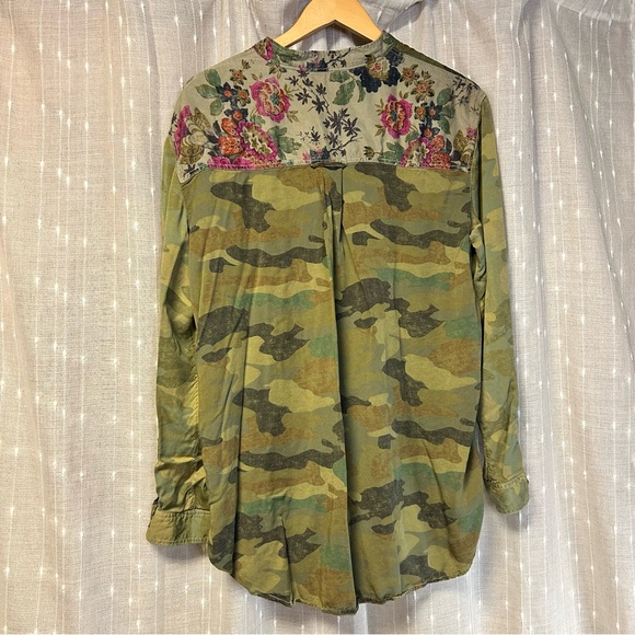 Pilcro by Anthro Multi Print Button Down Size Medium - Picture 5 of 8